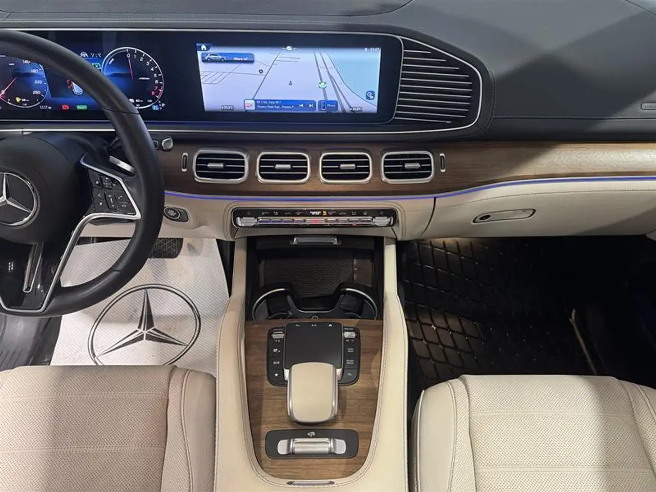Mercedes-Benz GLE снимка Mercedes-Benz GLE