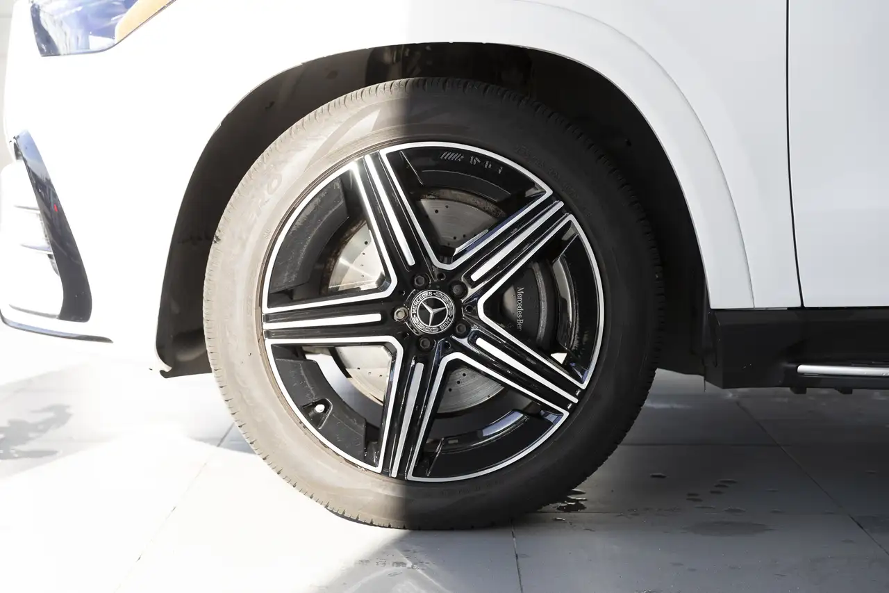 Mercedes-Benz GLE снимка Mercedes-Benz GLE