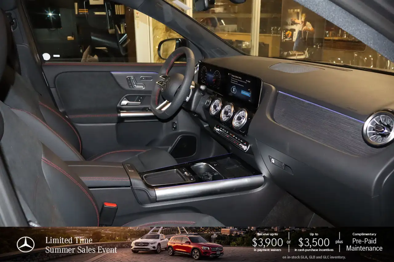 Mercedes-Benz GLA снимка Mercedes-Benz GLA