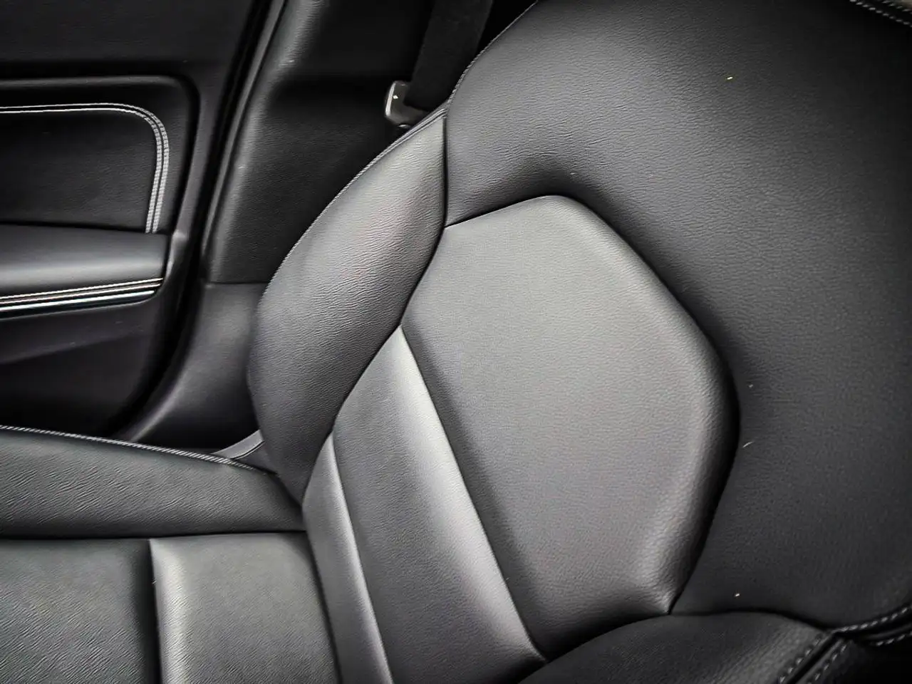 Mercedes-Benz GLA photo Mercedes-Benz GLA