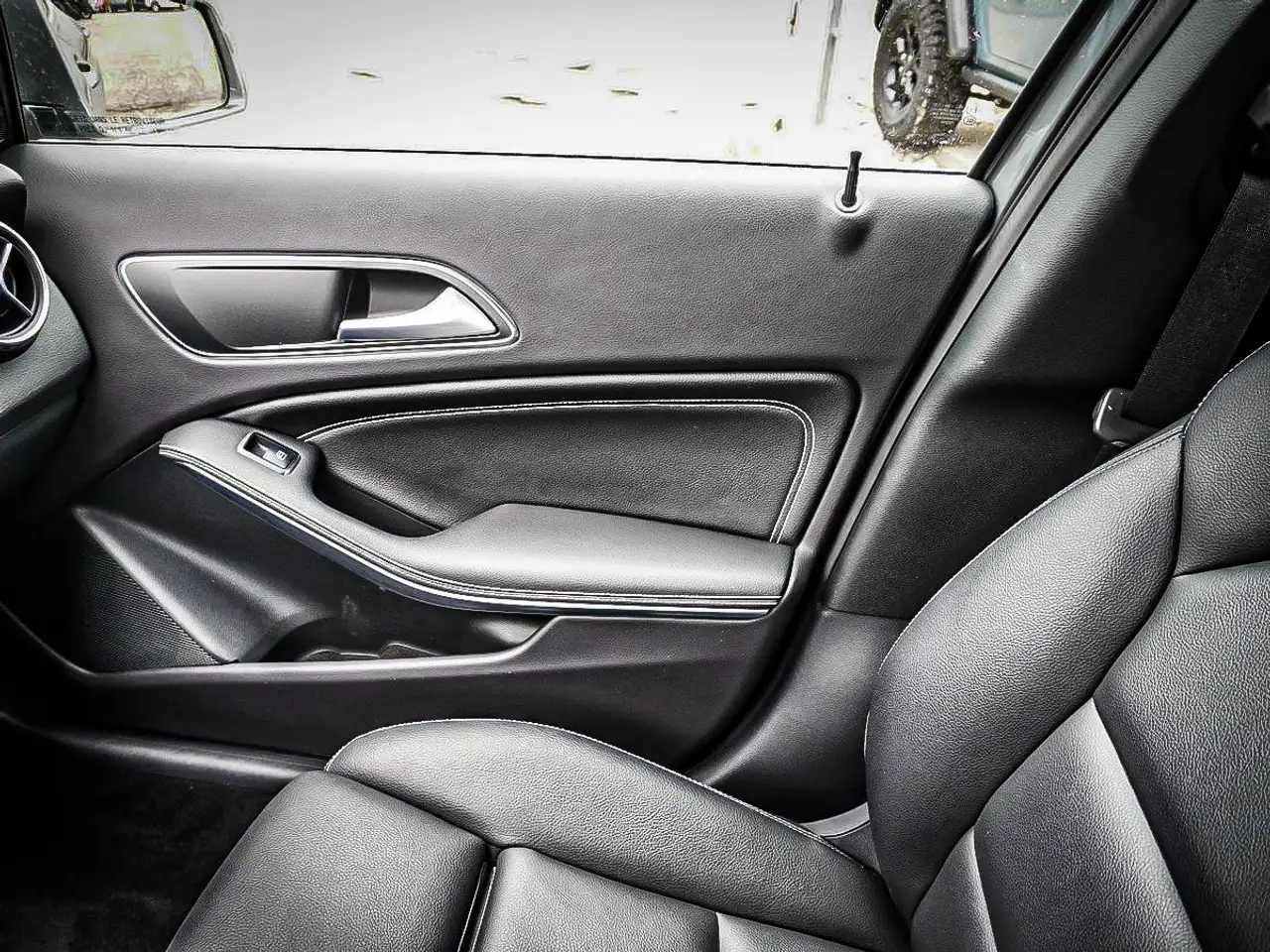 Mercedes-Benz GLA photo Mercedes-Benz GLA