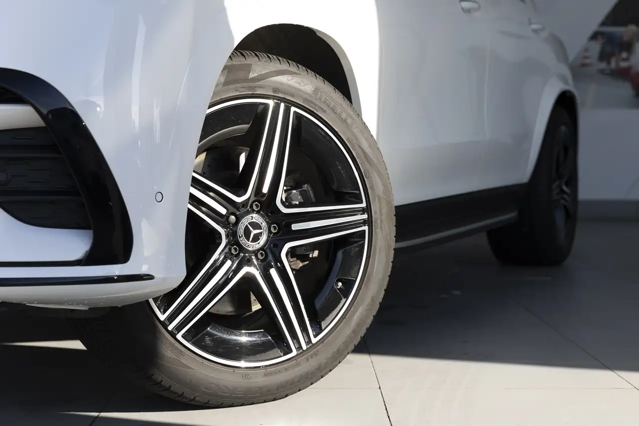 Mercedes-Benz GLE снимка Mercedes-Benz GLE