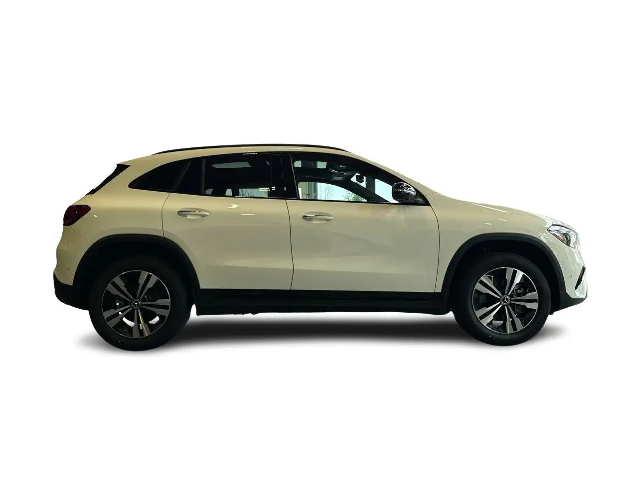 Mercedes-Benz GLA снимка Mercedes-Benz GLA