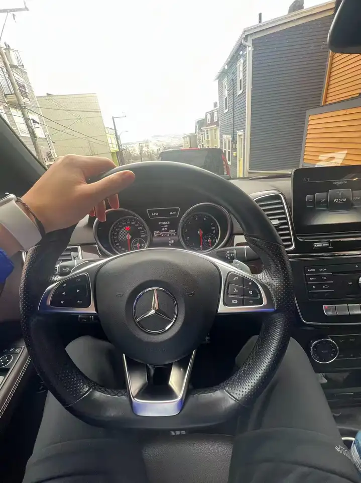 Mercedes-Benz GLE снимка Mercedes-Benz GLE
