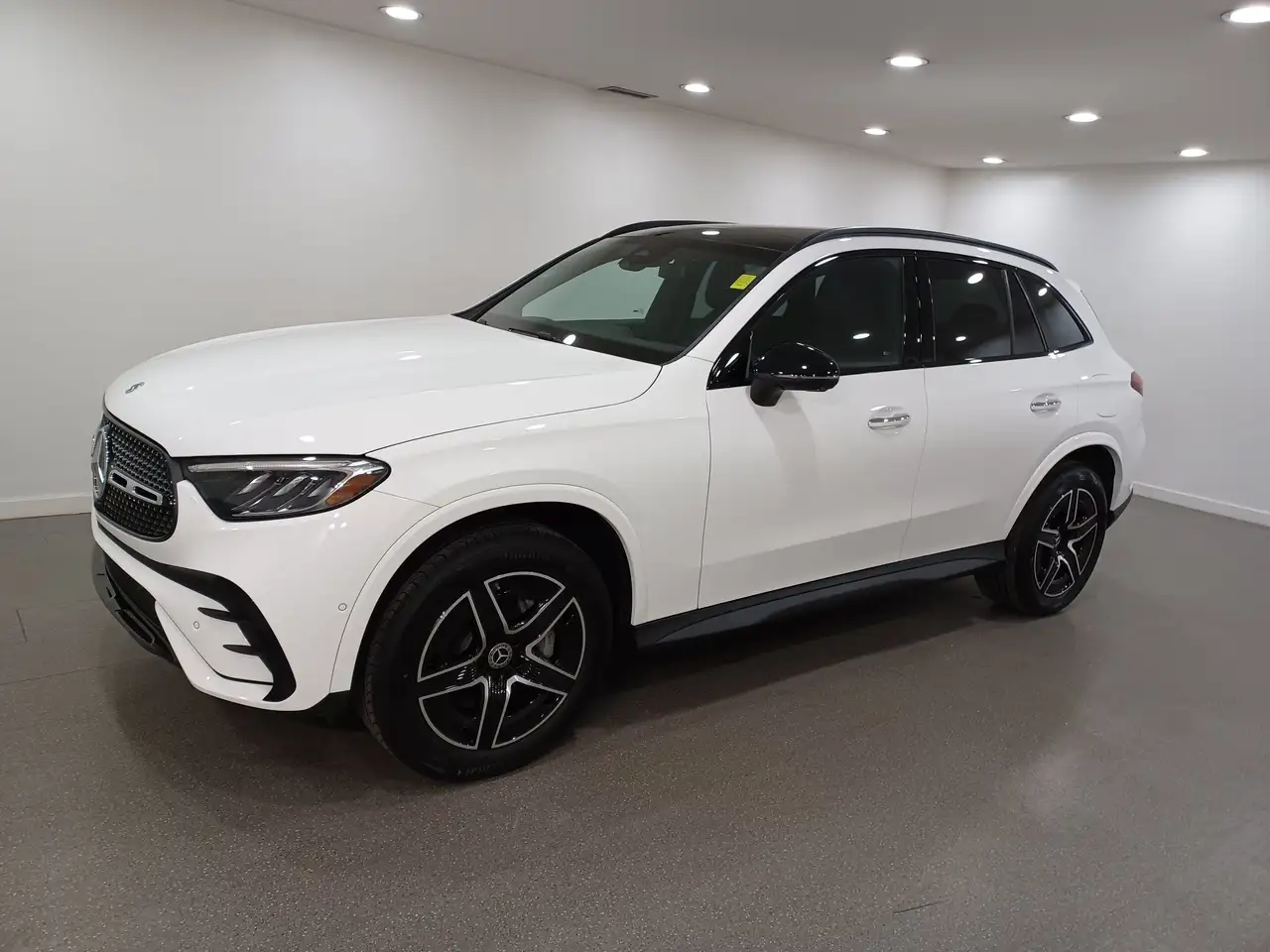 Mercedes-Benz GLC снимка Mercedes-Benz GLC