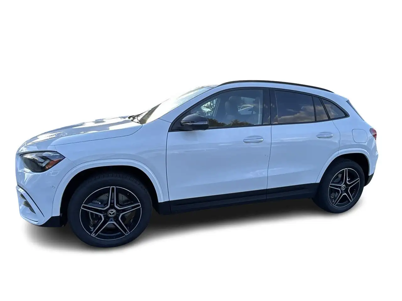Mercedes-Benz GLA снимка Mercedes-Benz GLA