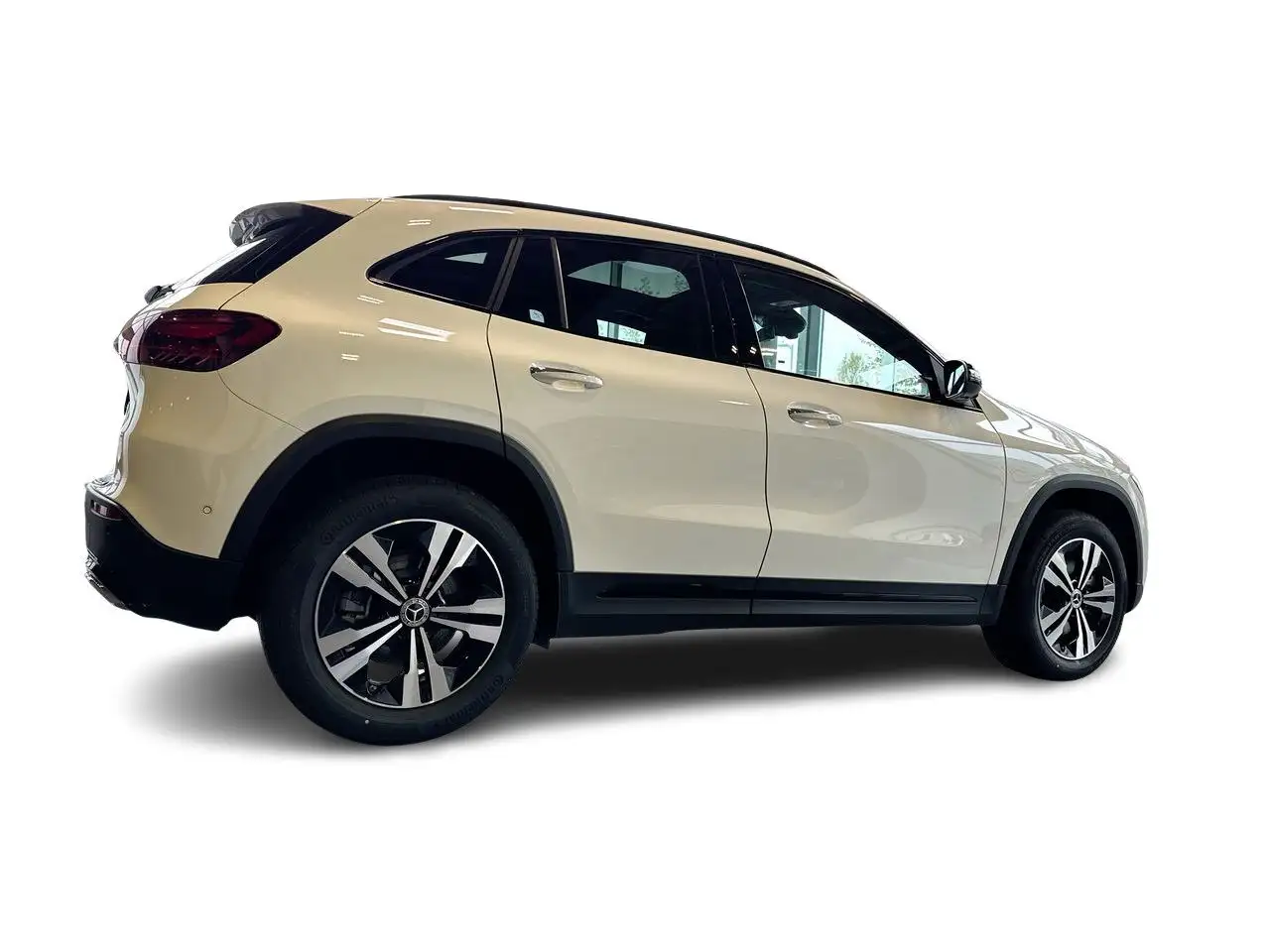 Mercedes-Benz GLA снимка Mercedes-Benz GLA