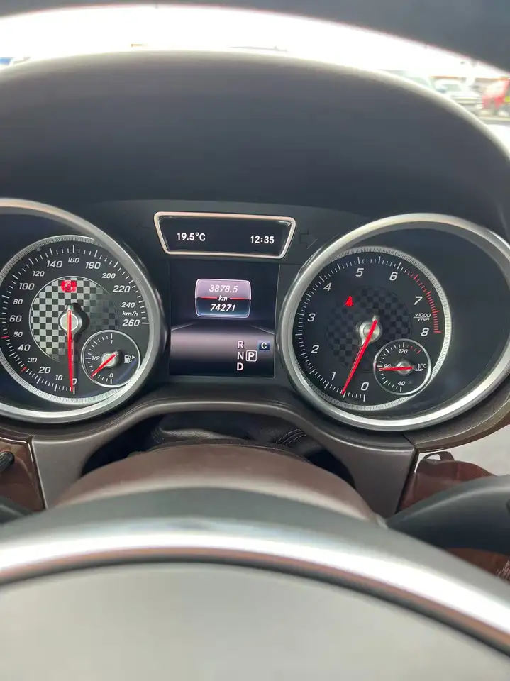 Mercedes-Benz GLE снимка Mercedes-Benz GLE