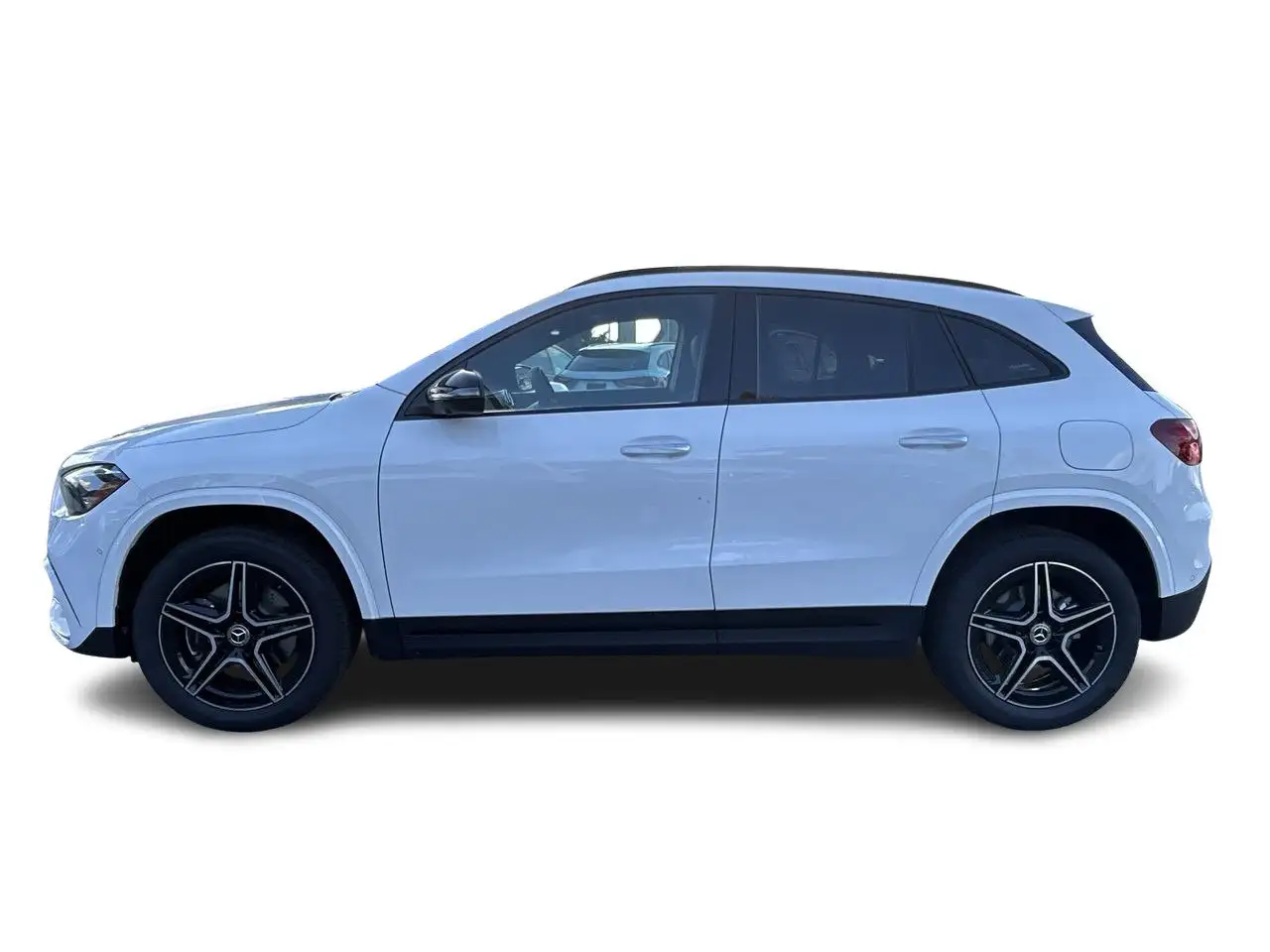 Mercedes-Benz GLA снимка Mercedes-Benz GLA