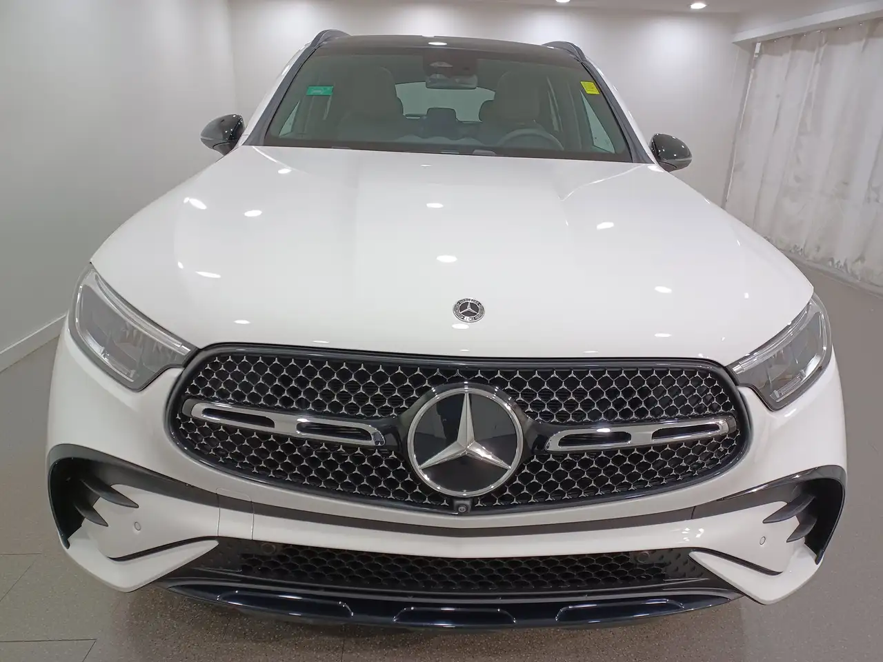 Mercedes-Benz GLC снимка Mercedes-Benz GLC