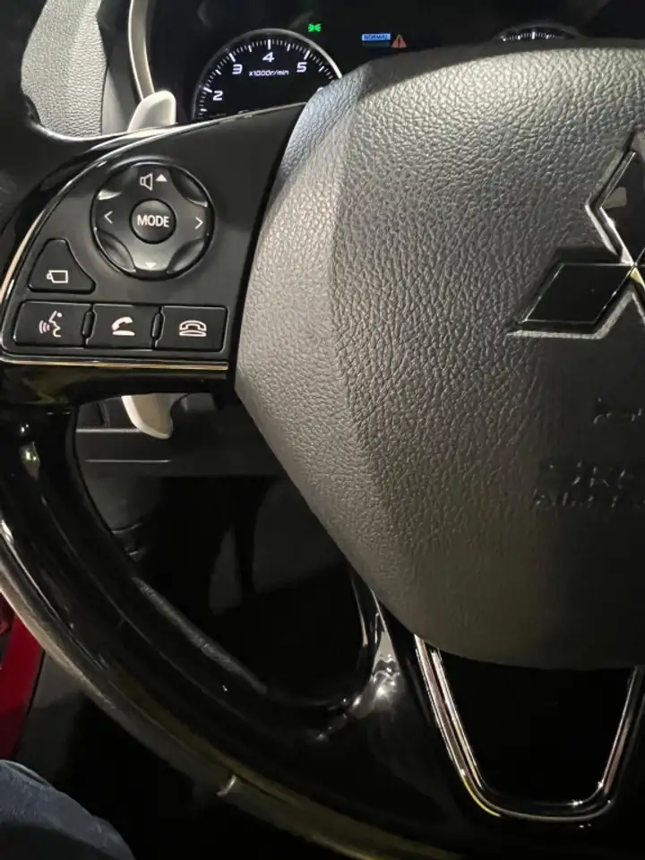 Mitsubishi Eclipse Cross снимка Mitsubishi Eclipse Cross