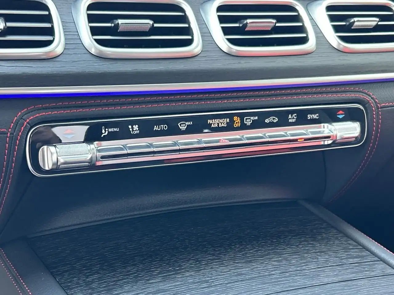 Mercedes-Benz GLE снимка Mercedes-Benz GLE