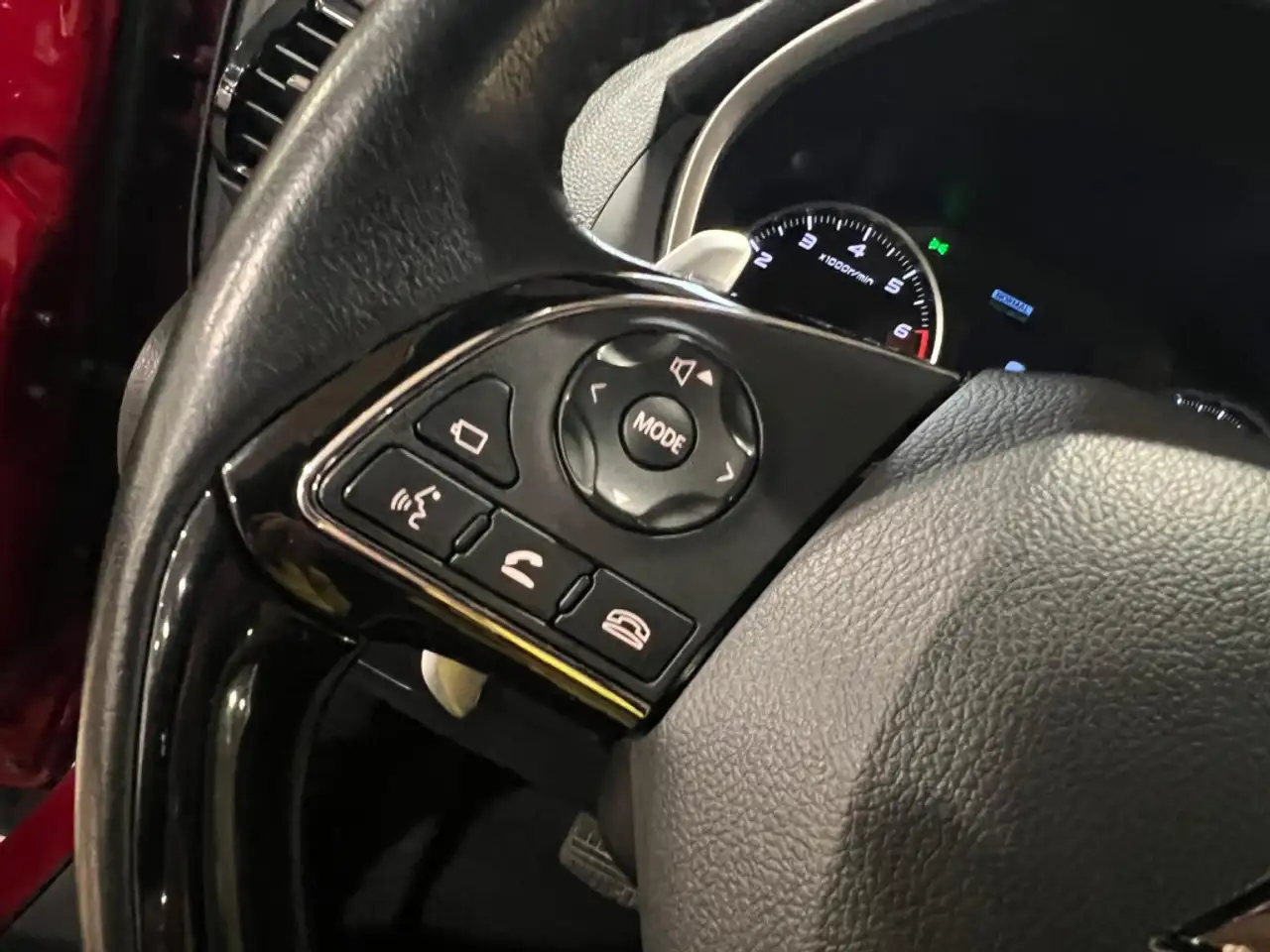 Mitsubishi Eclipse Cross снимка Mitsubishi Eclipse Cross