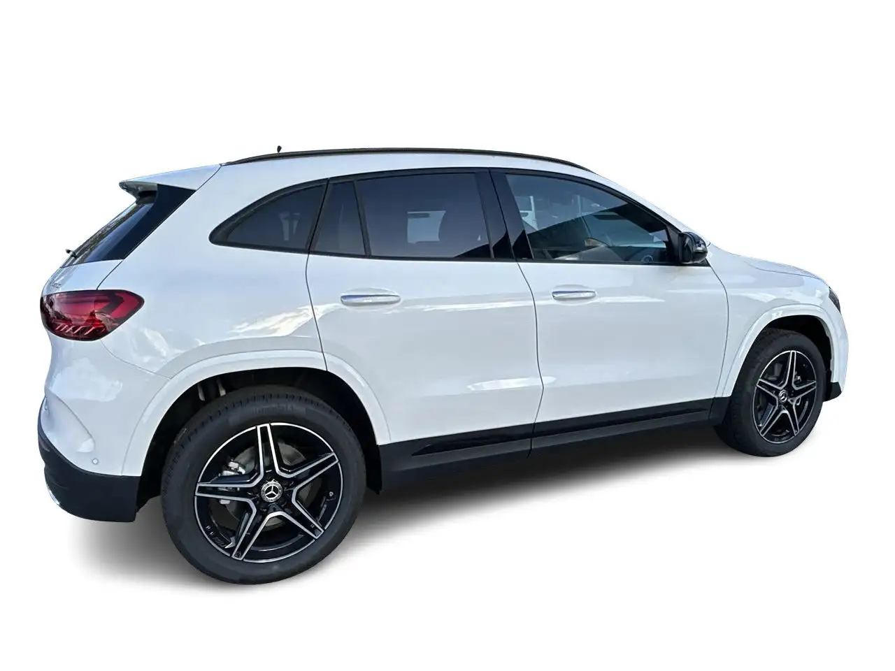 Mercedes-Benz GLA снимка Mercedes-Benz GLA