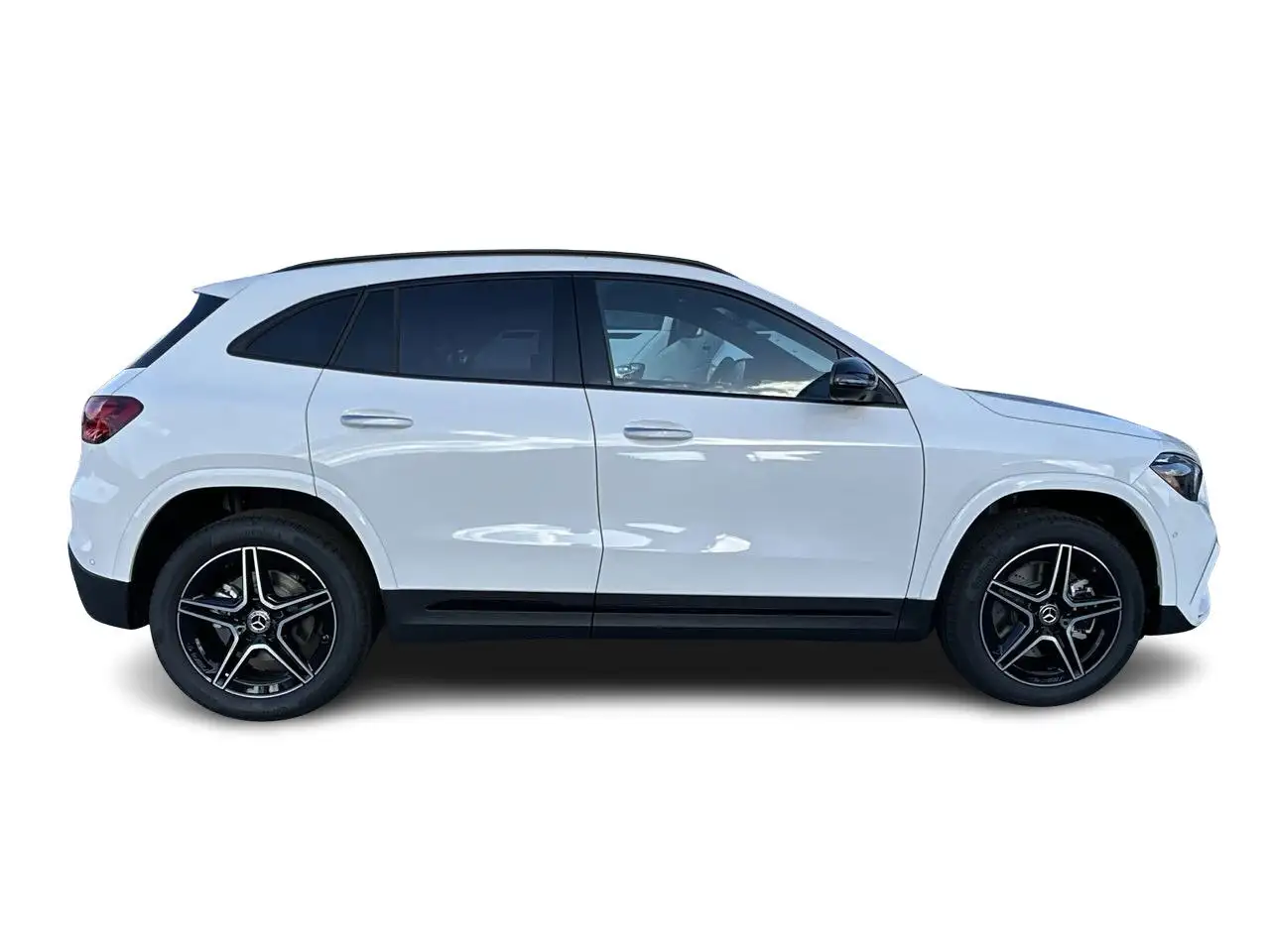 Mercedes-Benz GLA снимка Mercedes-Benz GLA