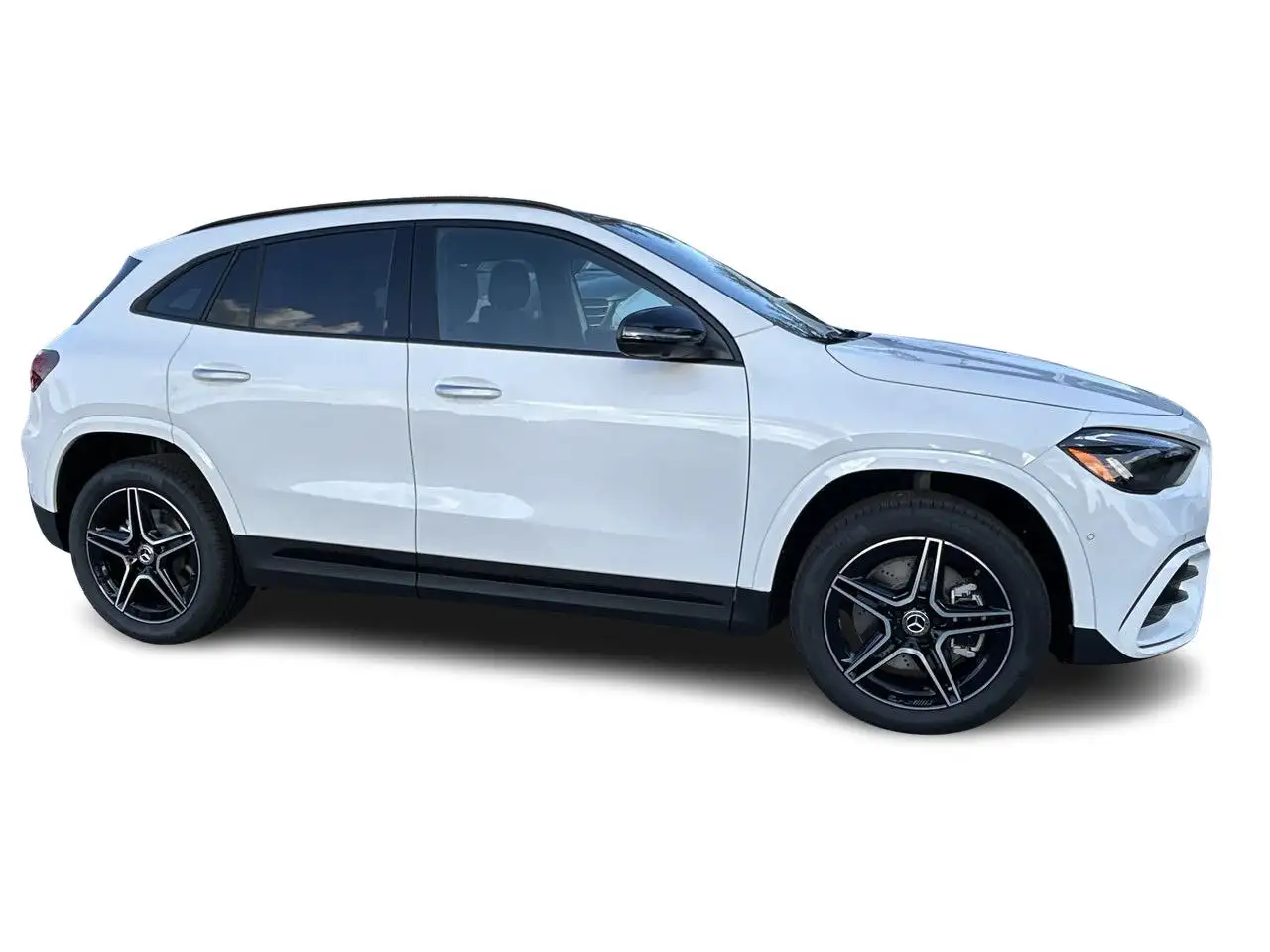 Mercedes-Benz GLA снимка Mercedes-Benz GLA