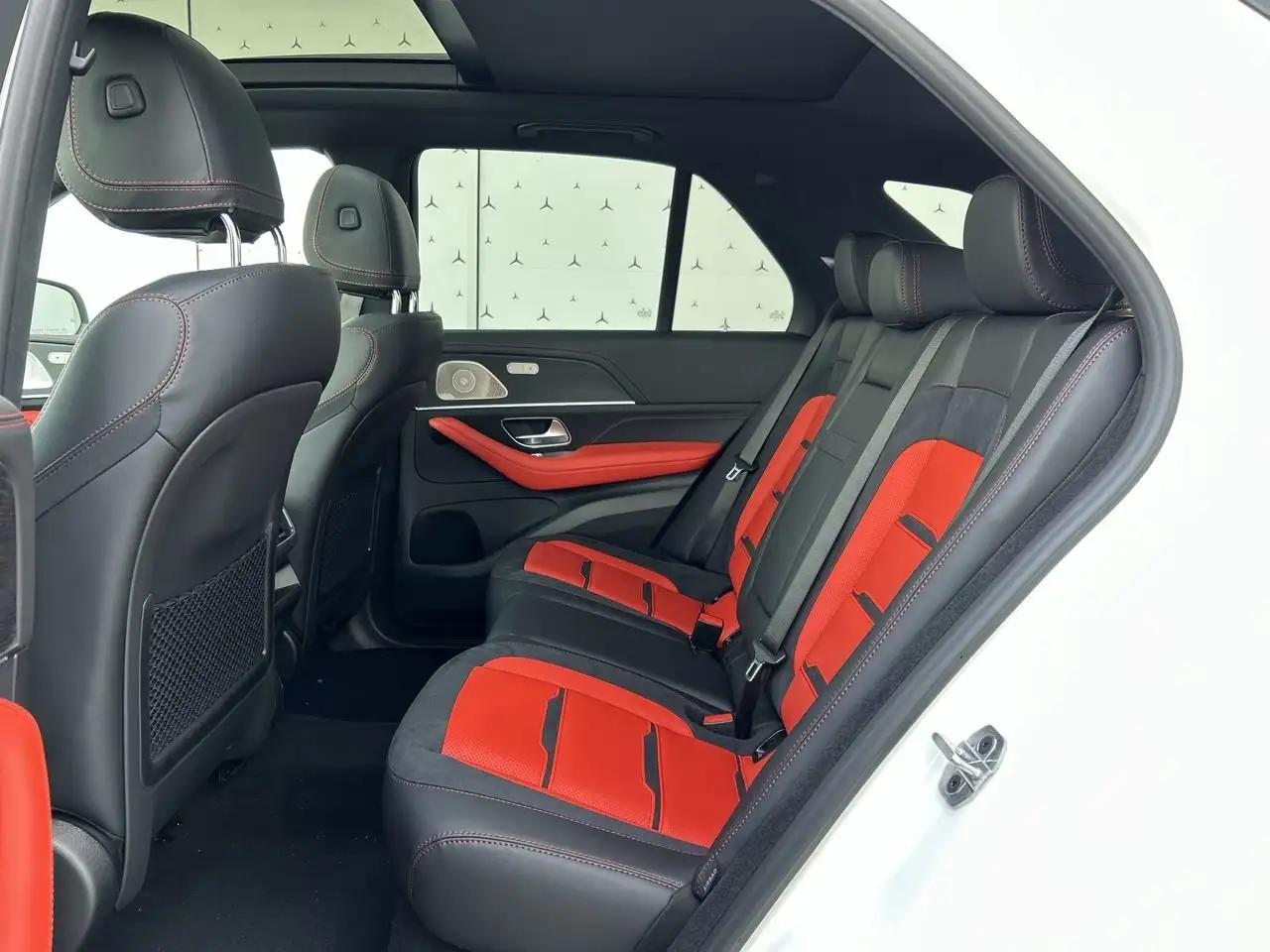 Mercedes-Benz GLE снимка Mercedes-Benz GLE