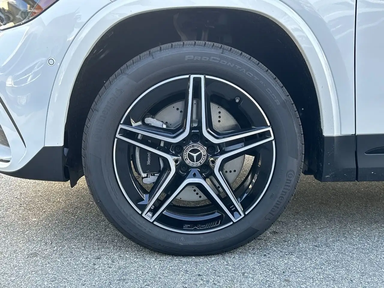 Mercedes-Benz GLA снимка Mercedes-Benz GLA