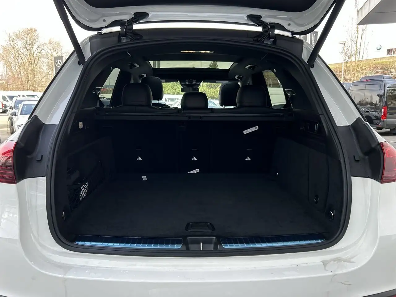 Mercedes-Benz GLE снимка Mercedes-Benz GLE