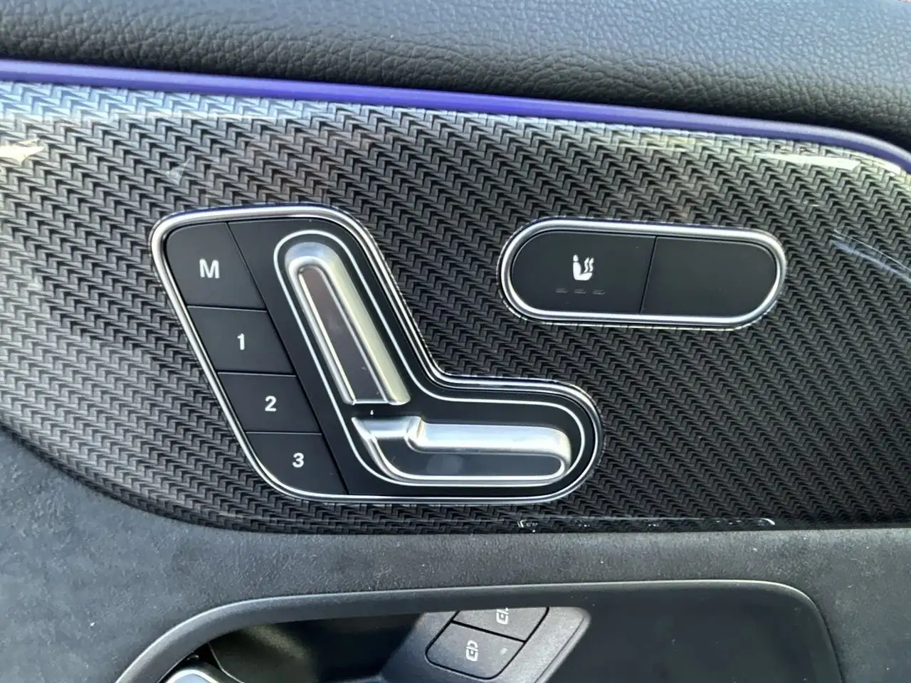 Mercedes-Benz GLA снимка Mercedes-Benz GLA