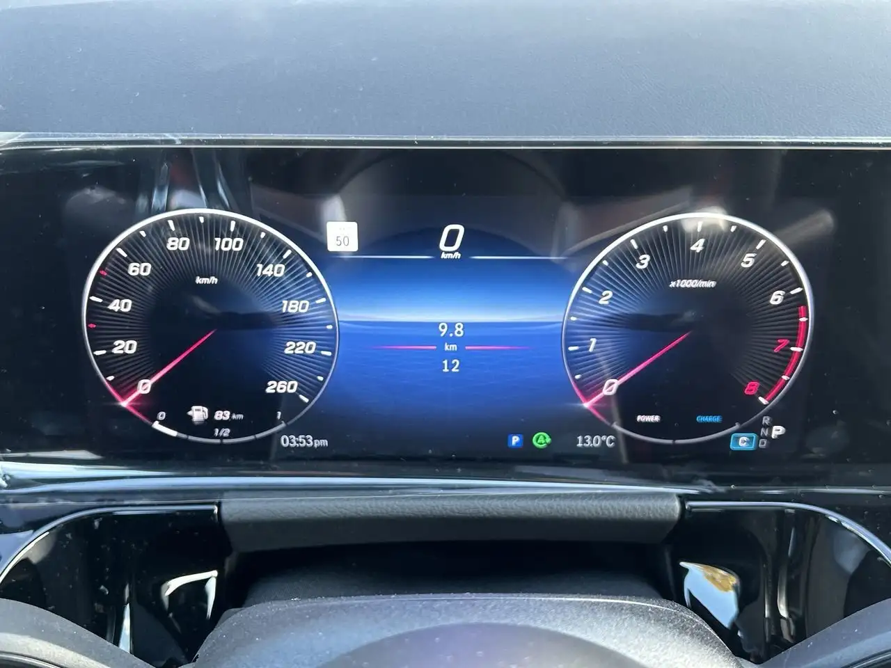 Mercedes-Benz GLA снимка Mercedes-Benz GLA