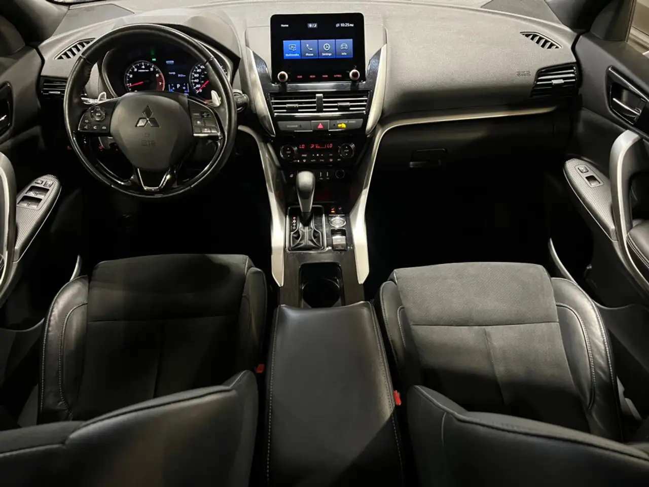 Mitsubishi Eclipse Cross снимка Mitsubishi Eclipse Cross