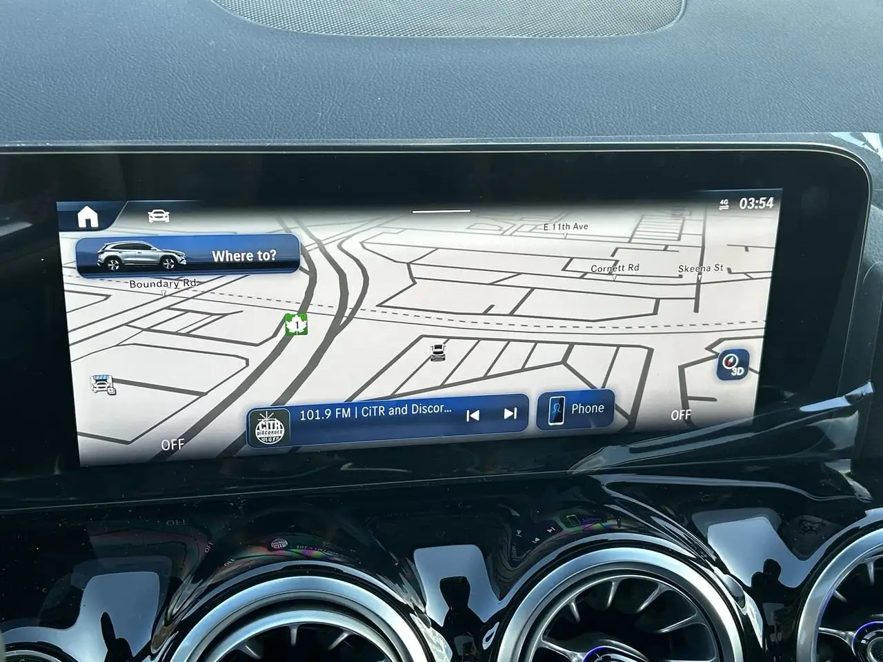Mercedes-Benz GLA снимка Mercedes-Benz GLA
