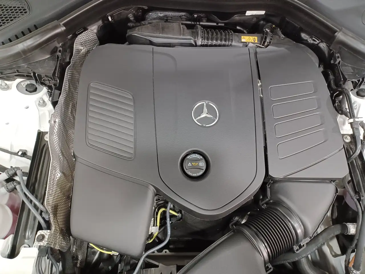 Mercedes-Benz GLC снимка Mercedes-Benz GLC