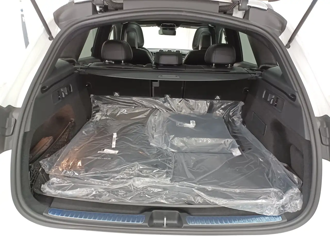 Mercedes-Benz GLC снимка Mercedes-Benz GLC
