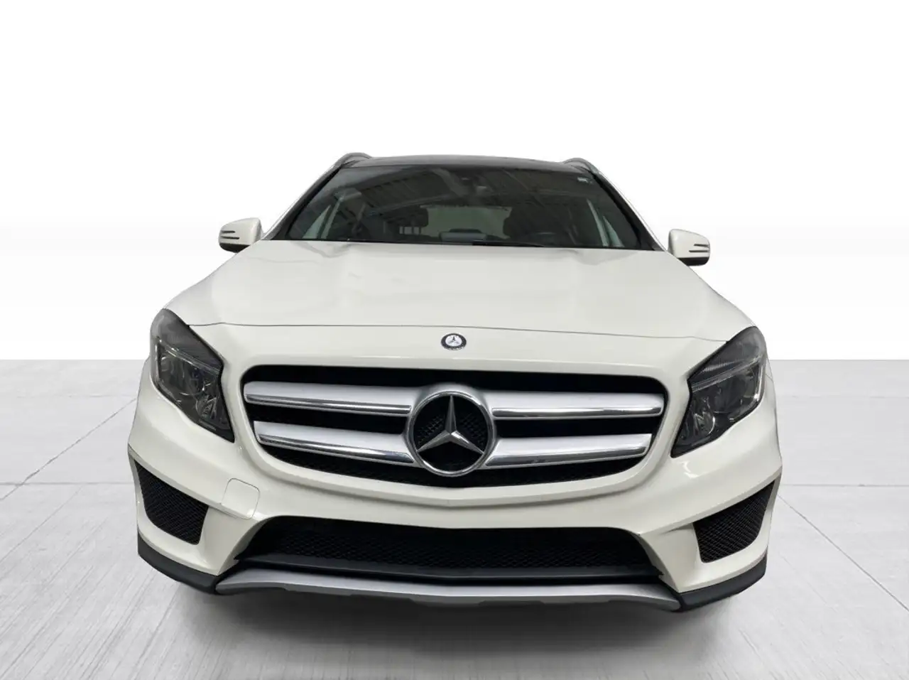 Mercedes-Benz GLA снимка Mercedes-Benz GLA
