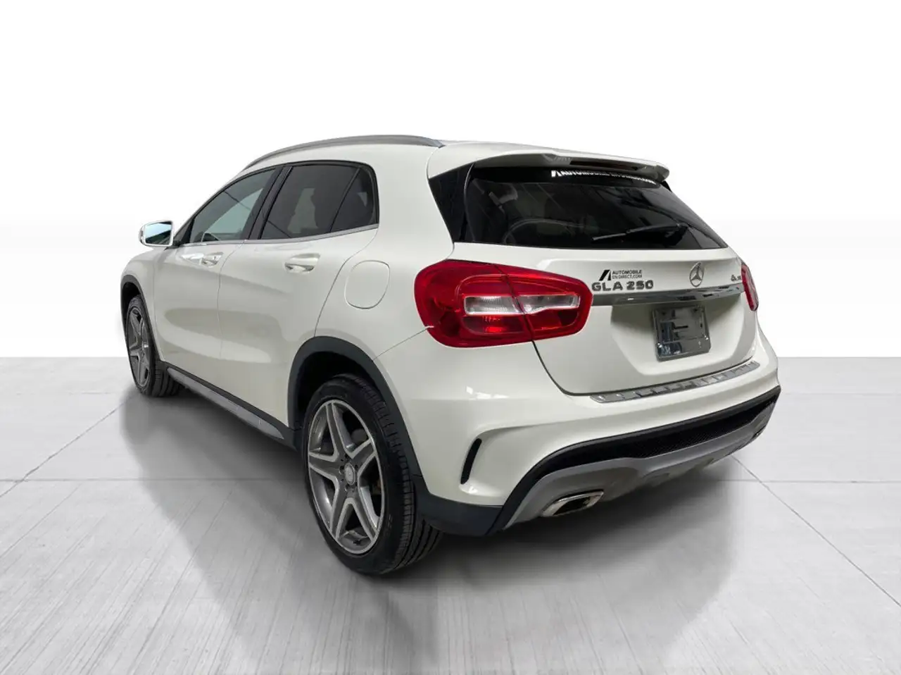 Mercedes-Benz GLA снимка Mercedes-Benz GLA