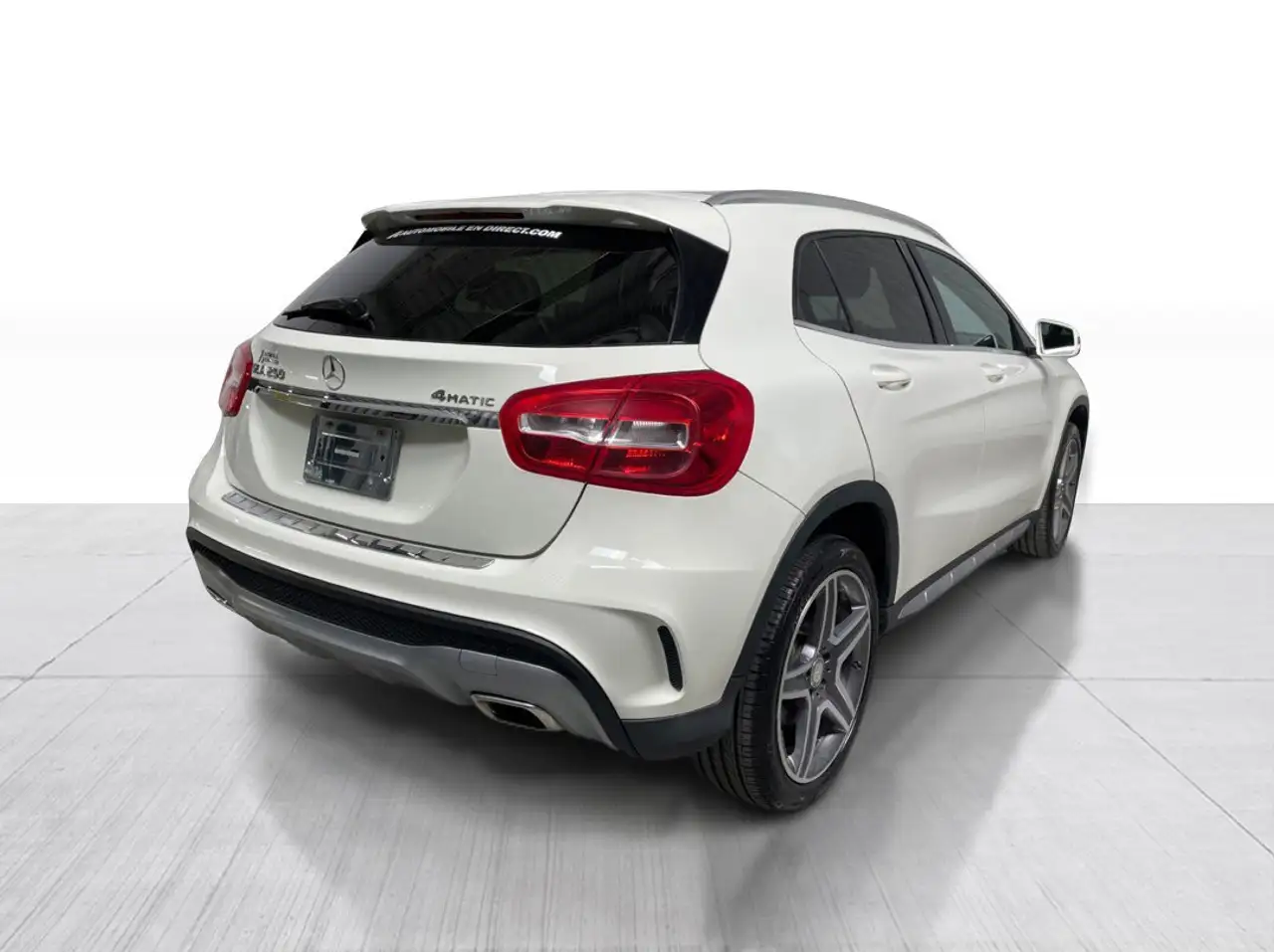 Mercedes-Benz GLA снимка Mercedes-Benz GLA