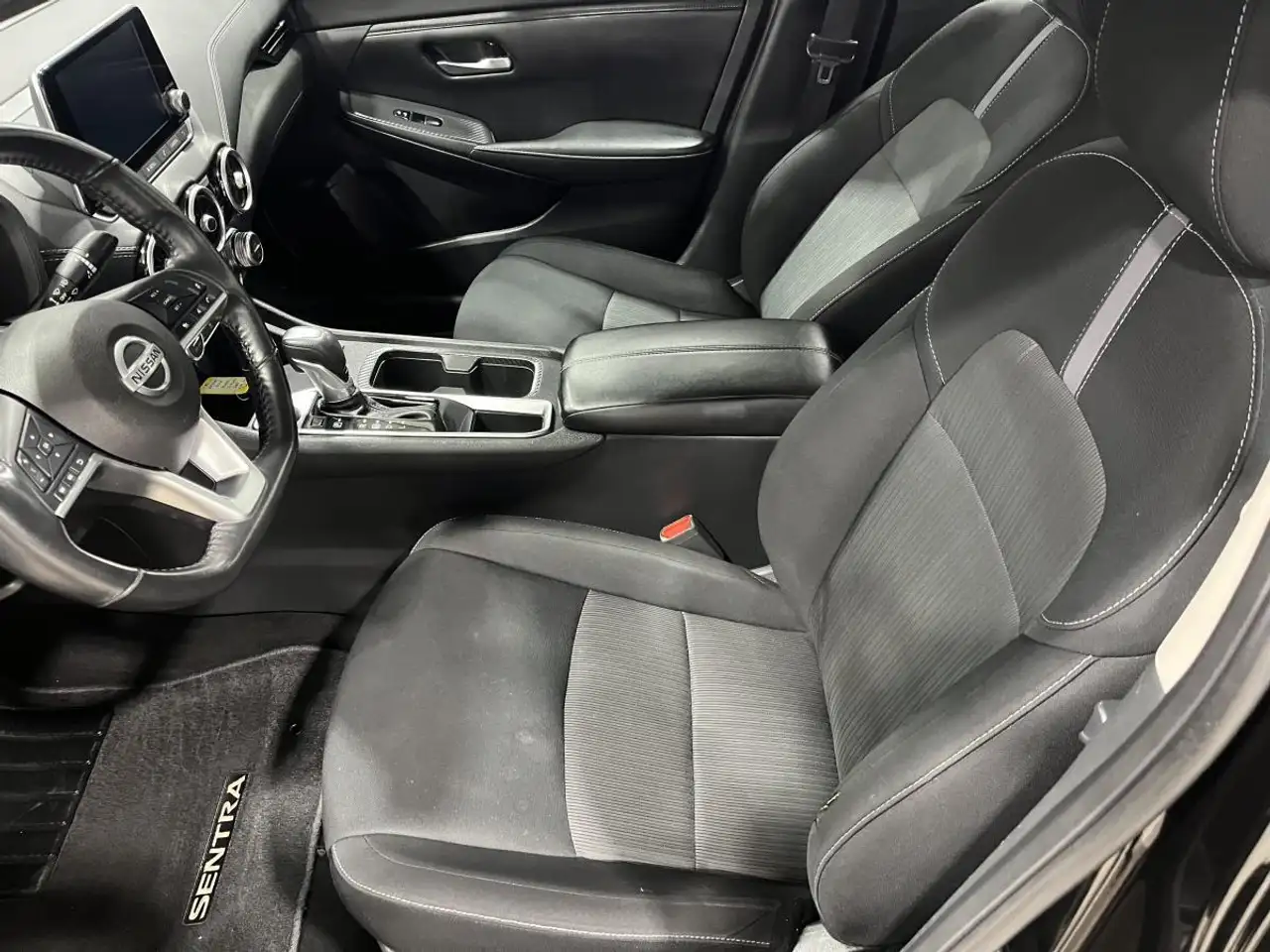 Nissan Sentra снимка Nissan Sentra