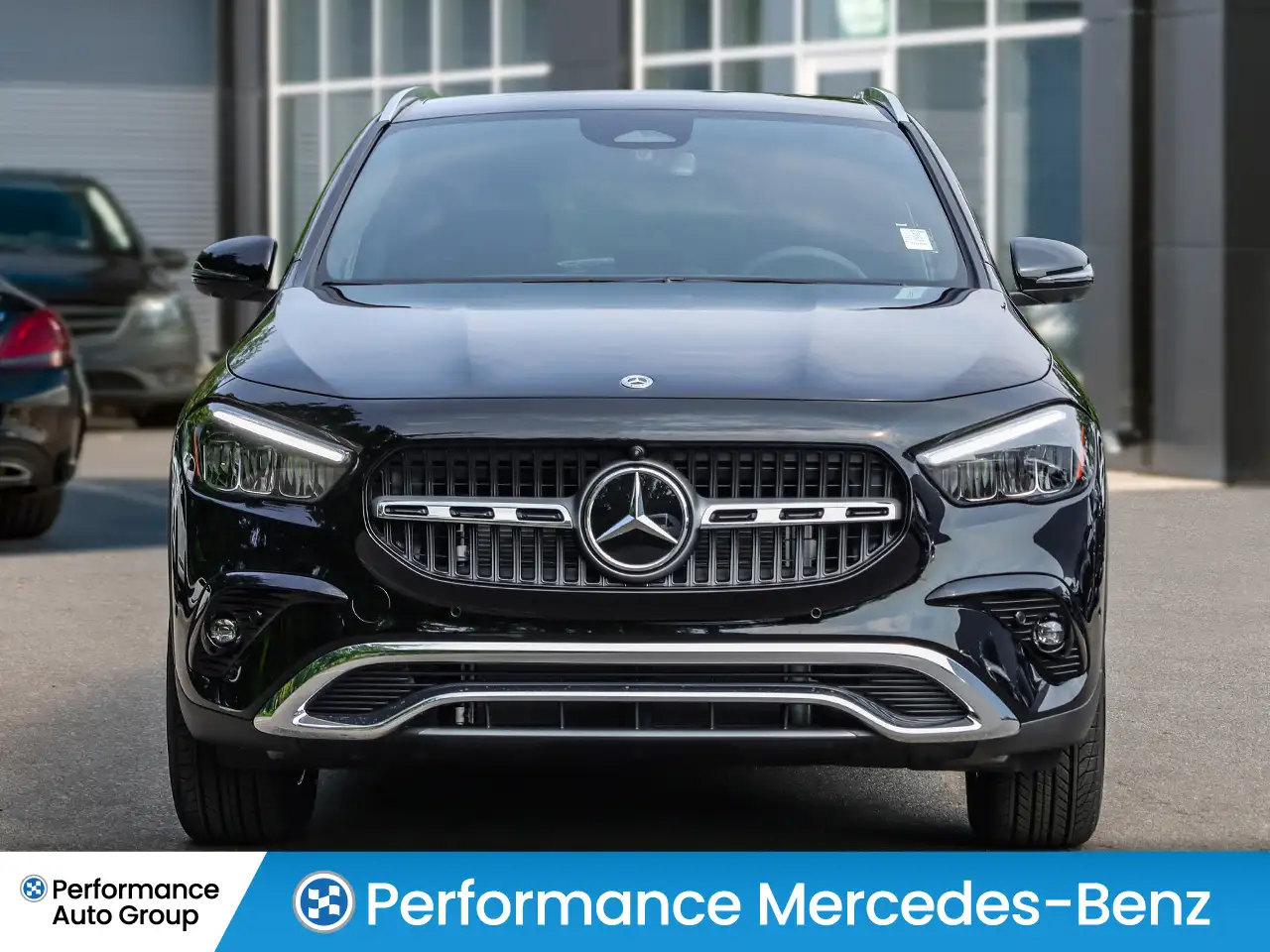Mercedes-Benz GLA снимка Mercedes-Benz GLA