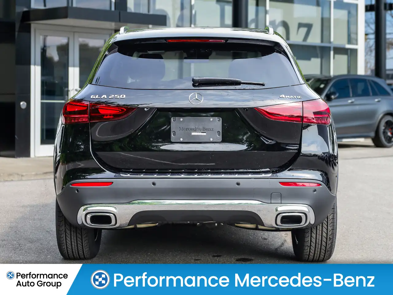 Mercedes-Benz GLA снимка Mercedes-Benz GLA