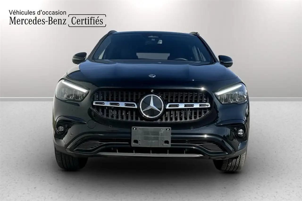 Mercedes-Benz GLA снимка Mercedes-Benz GLA