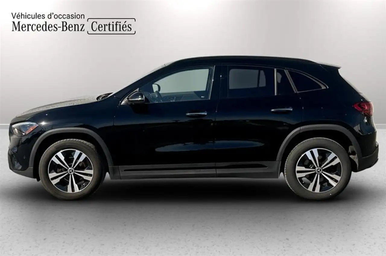 Mercedes-Benz GLA снимка Mercedes-Benz GLA