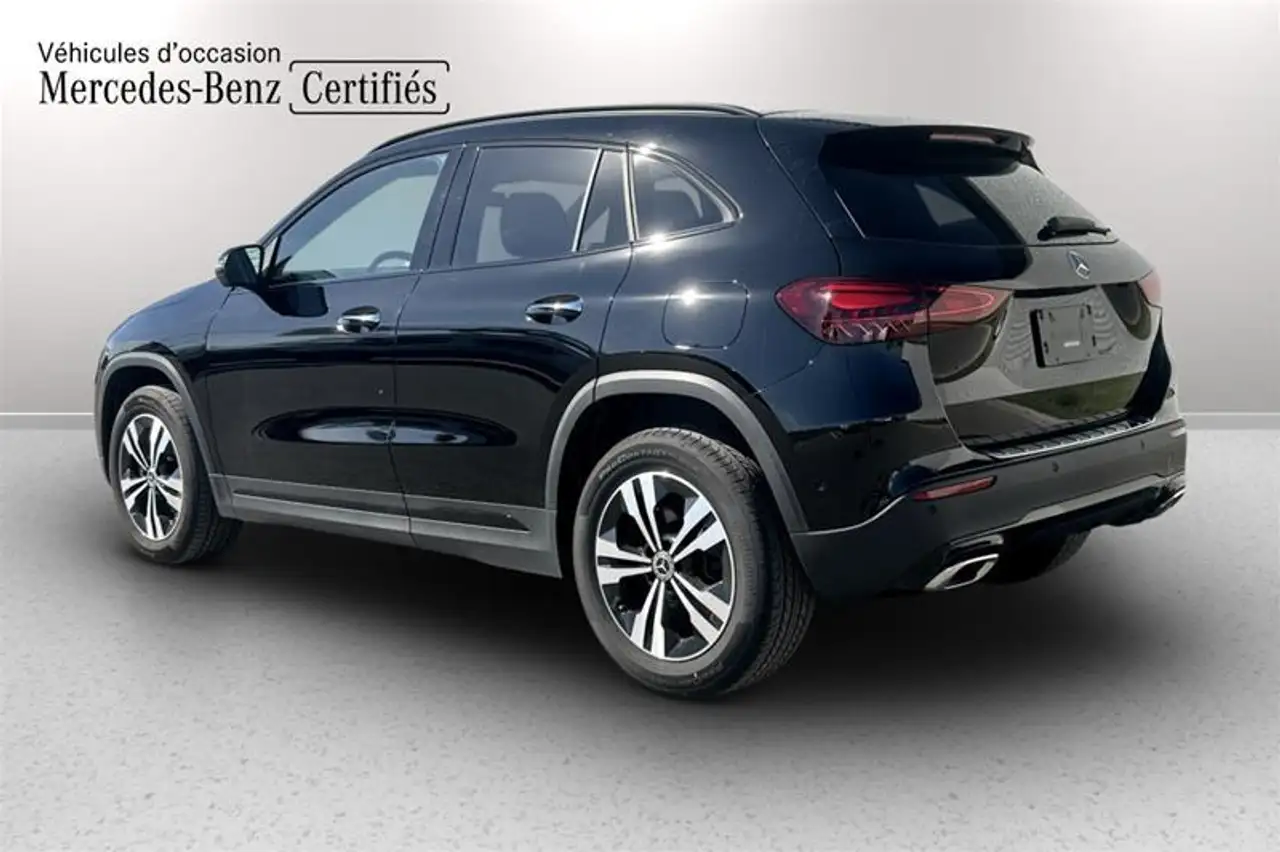 Mercedes-Benz GLA снимка Mercedes-Benz GLA