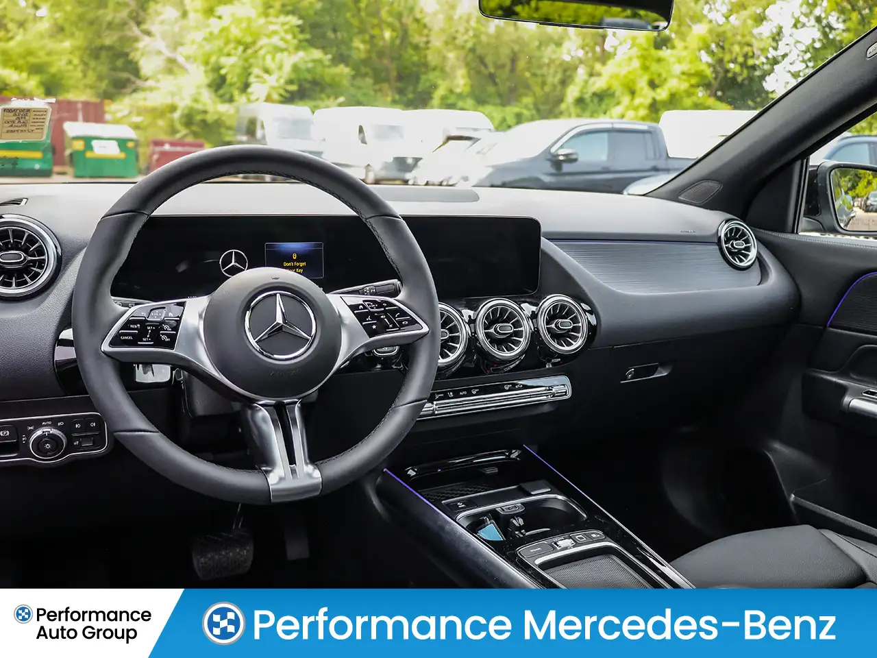 Mercedes-Benz GLA снимка Mercedes-Benz GLA