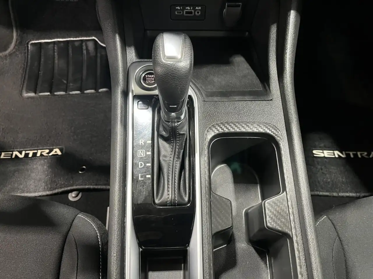 Nissan Sentra снимка Nissan Sentra