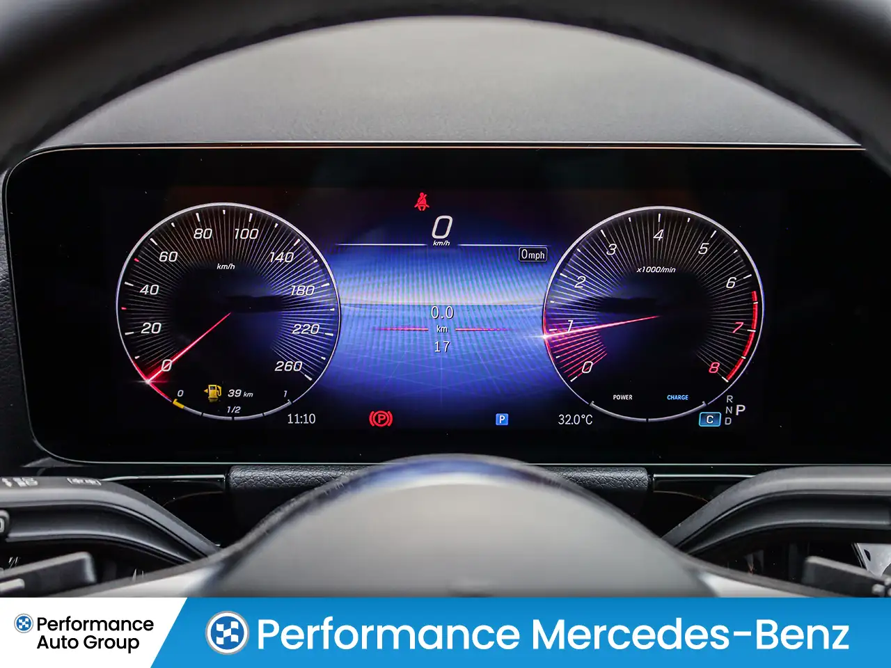 Mercedes-Benz GLA снимка Mercedes-Benz GLA