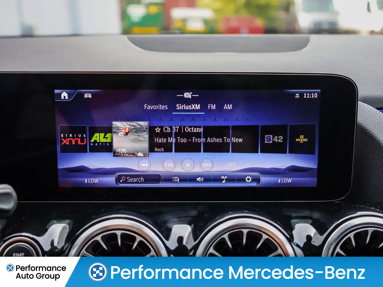 Mercedes-Benz GLA снимка Mercedes-Benz GLA