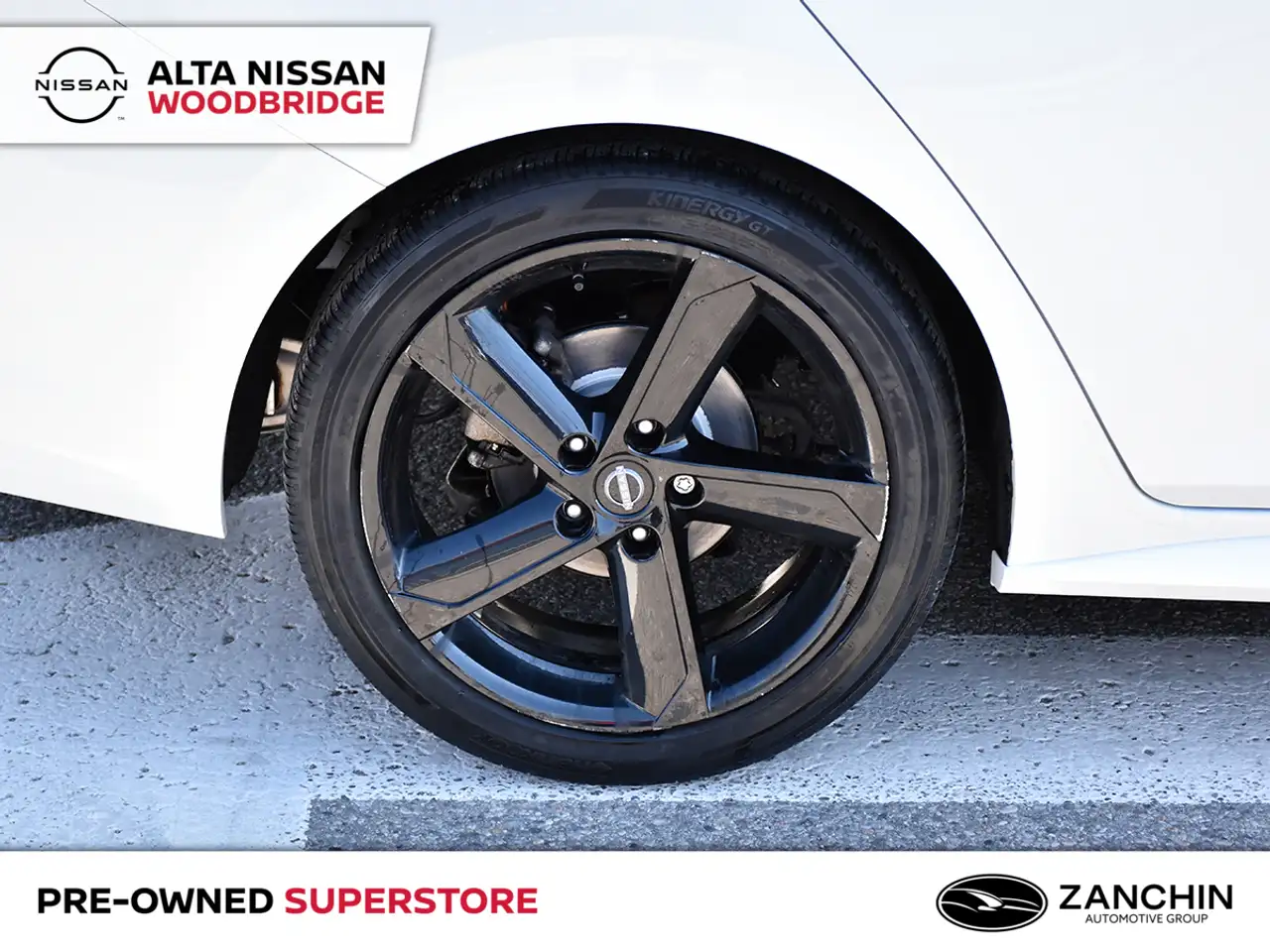 Nissan Sentra снимка Nissan Sentra