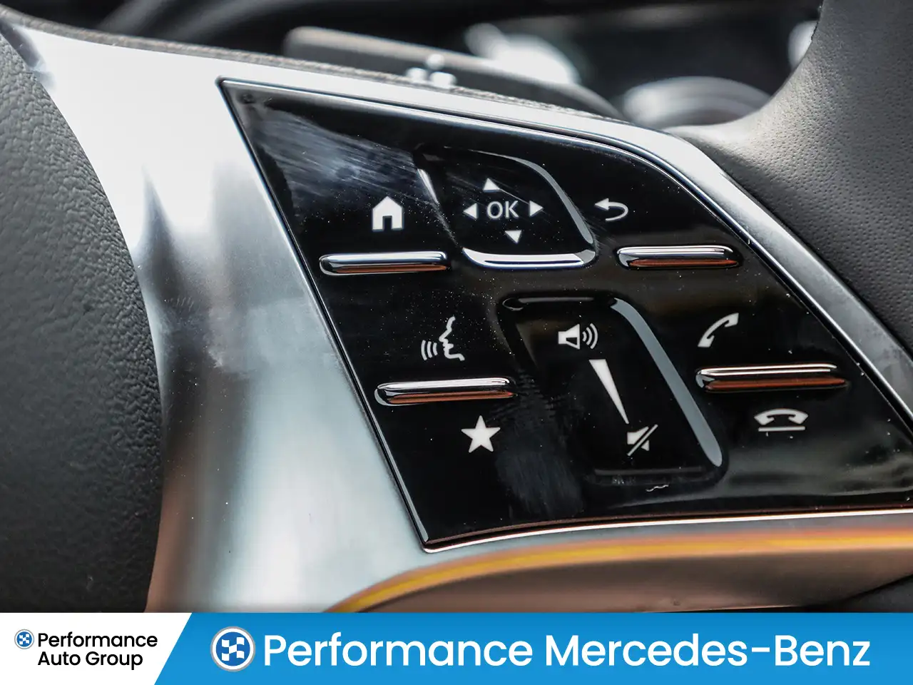Mercedes-Benz GLA снимка Mercedes-Benz GLA