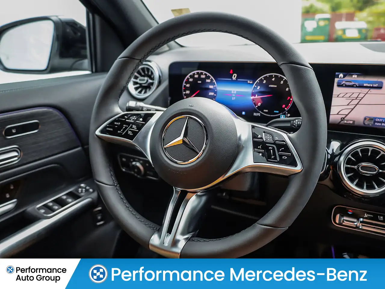 Mercedes-Benz GLA снимка Mercedes-Benz GLA