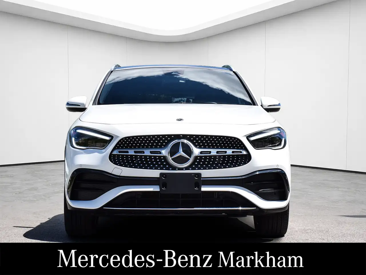 Mercedes-Benz GLA снимка Mercedes-Benz GLA