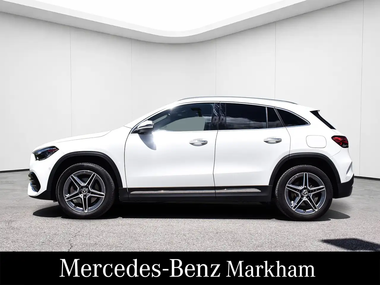 Mercedes-Benz GLA снимка Mercedes-Benz GLA