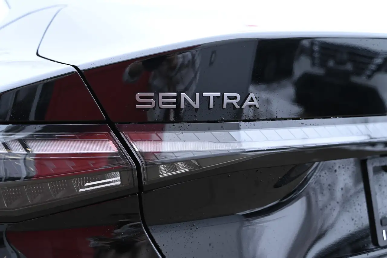 Nissan Sentra fotografie Nissan Sentra