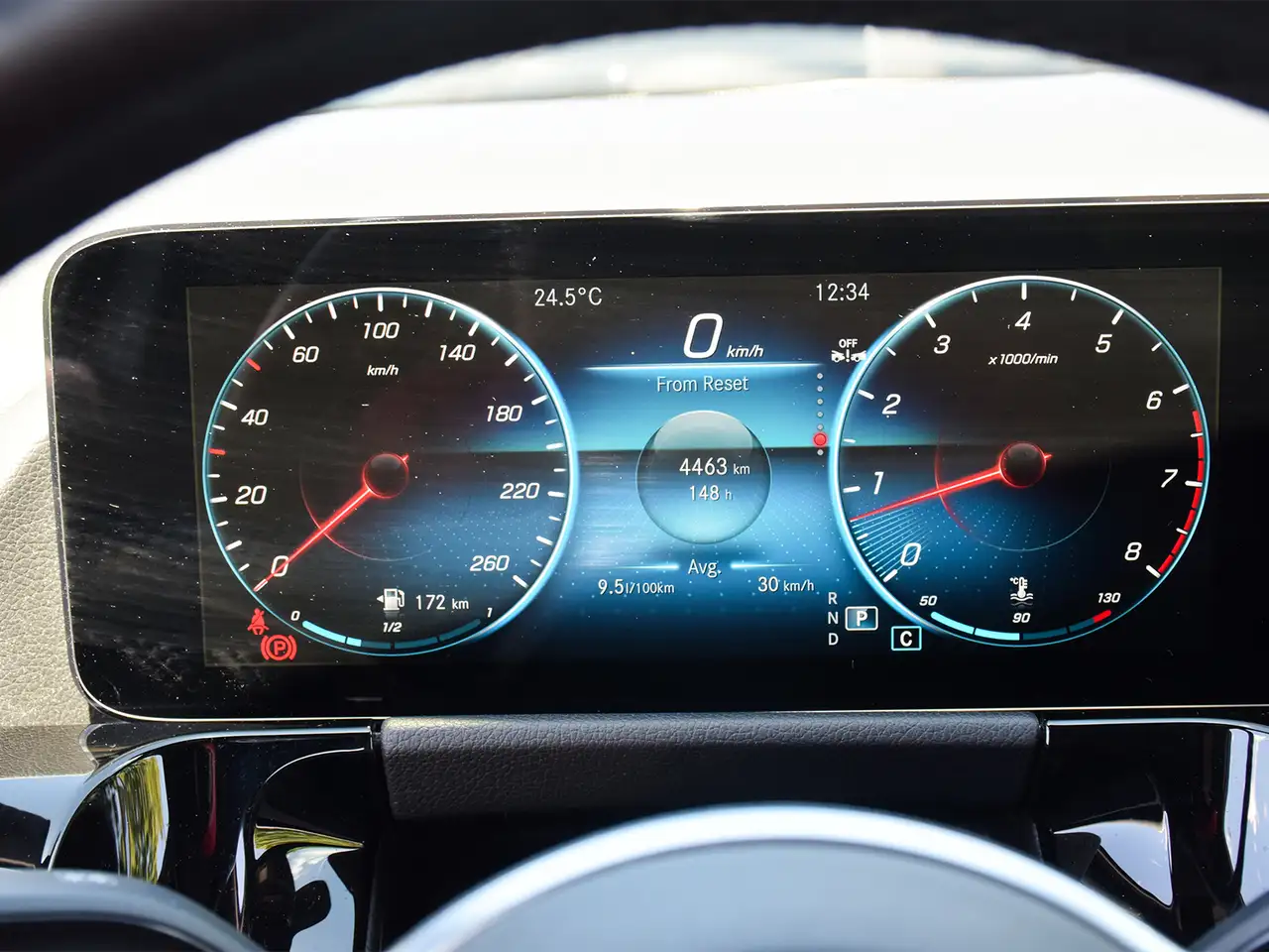 Mercedes-Benz GLA снимка Mercedes-Benz GLA