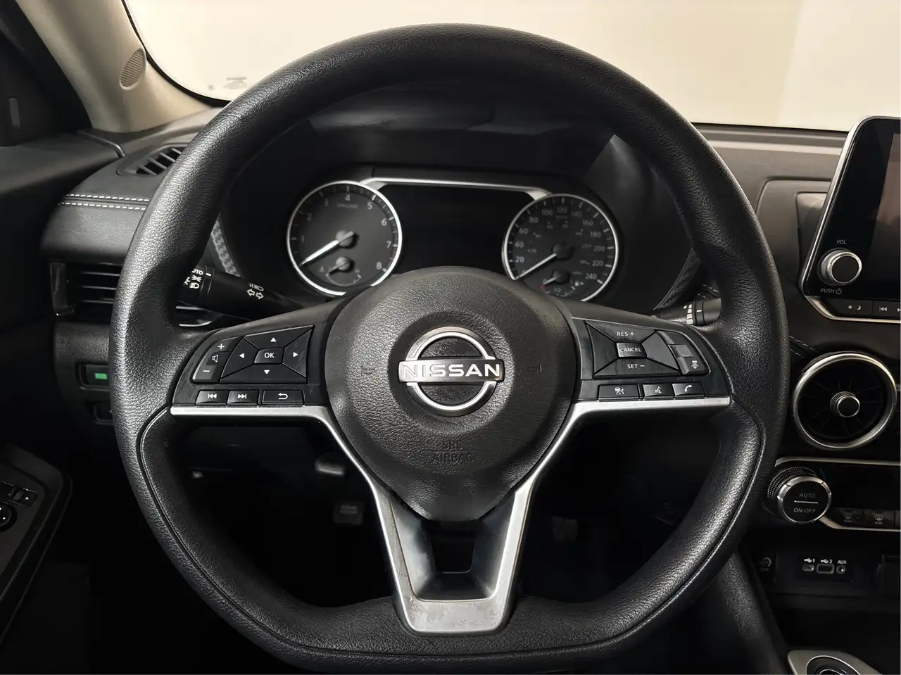 Nissan Sentra photo Nissan Sentra